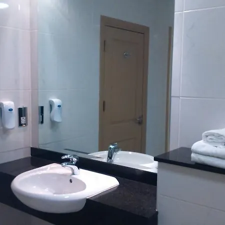 The Newbury Hotel 3*