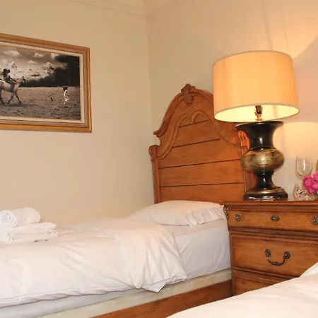 The Newbury فندق